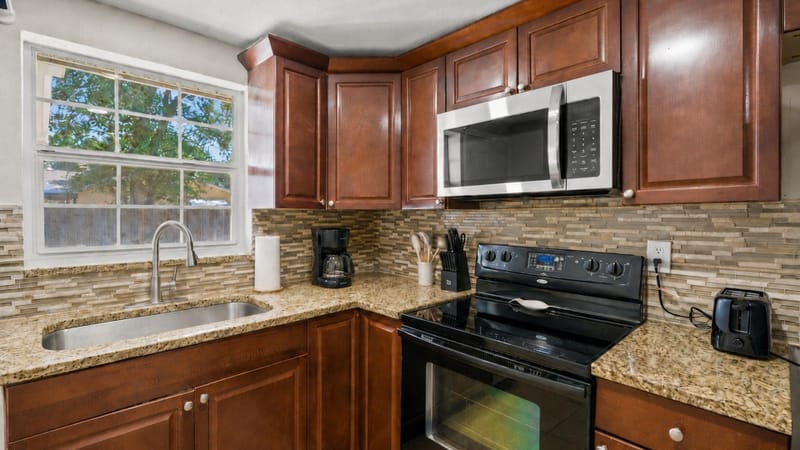 roommates in Undisclosed, Tampa, FL 33615 Live in Town N Country Alliance (id. 36432) - cirtru.com