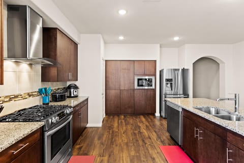 roommates in Undisclosed, Heartland, TX 75126 Crandall Home, a 10minutes drive to transit stop Balch Springs Recreation Center (id. 38304) - cirtru.com
