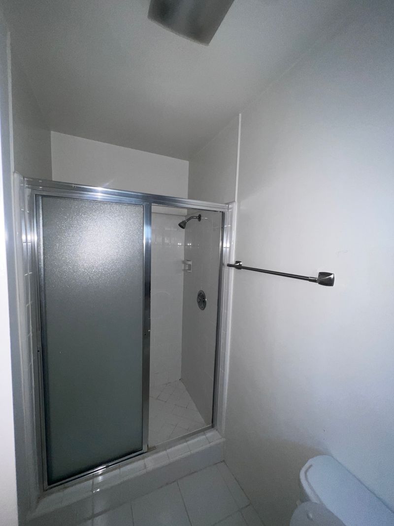 roommates in Beverly Hills Shared Room in 2Bed.2Bath - cirtru.com