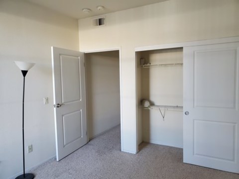 roommates in Sunnyvale Room in a Luxury apartment -$1070 - cirtru.com