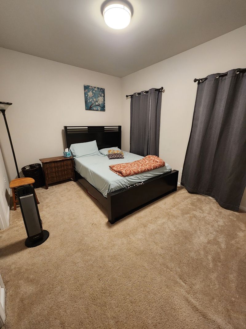 roommates in Aldie Private Room in 5Bed.5.5Bath - cirtru.com