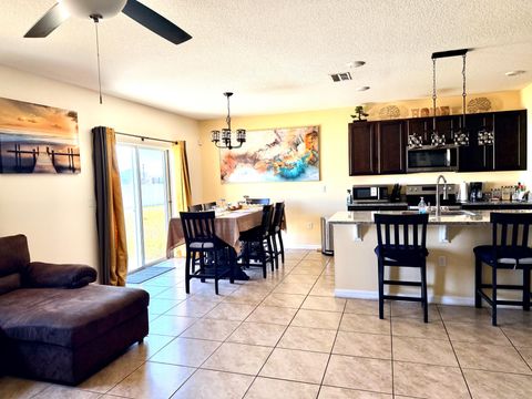 Lakeland Home with Awesome Amenities near airport (id. 27902)