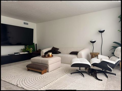 Cozy Room Close to LAX & Beach (id. 19412)