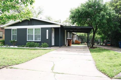 roommates in Austin Private Room in 3Bed.1Bath - cirtru.com