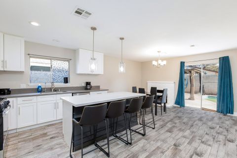 roommates in Undisclosed, Las Vegas, NV 89107 Comfortable & newly-renovated Las Vegas House with Pool (id. 4091) - cirtru.com