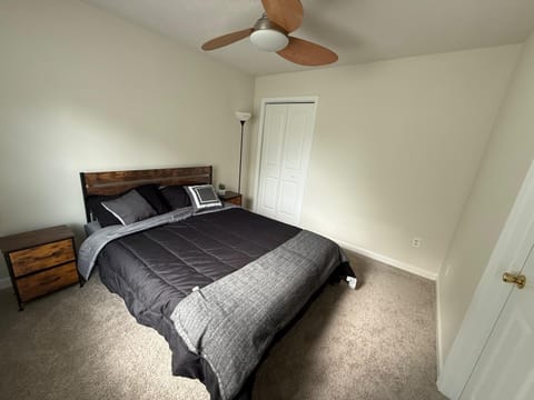 roommates in Undisclosed, Ellenwood, GA 30294 Live in Ellenwood (id. 17035) - cirtru.com