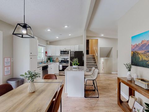 roommates in Undisclosed, Decatur, GA 30034 Very clean & newly remodeled Decatur property with fully updated kitchen & new furniture throughout! (id. 14657) - cirtru.com