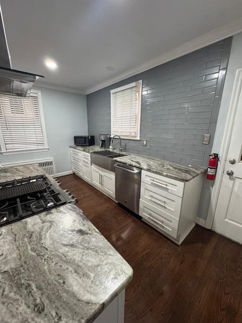 Live in Mayfield! Without the Mayfield price. (id. 15711)