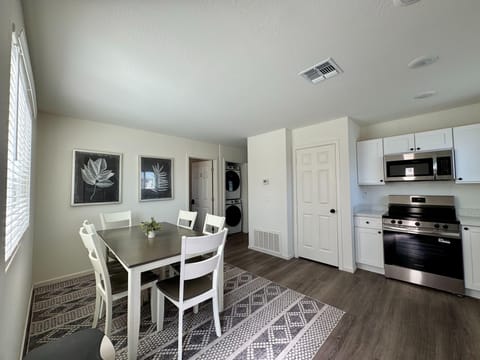 Close to Sky Harbor Airport | Downtown Phoenix-area (id. 41812)