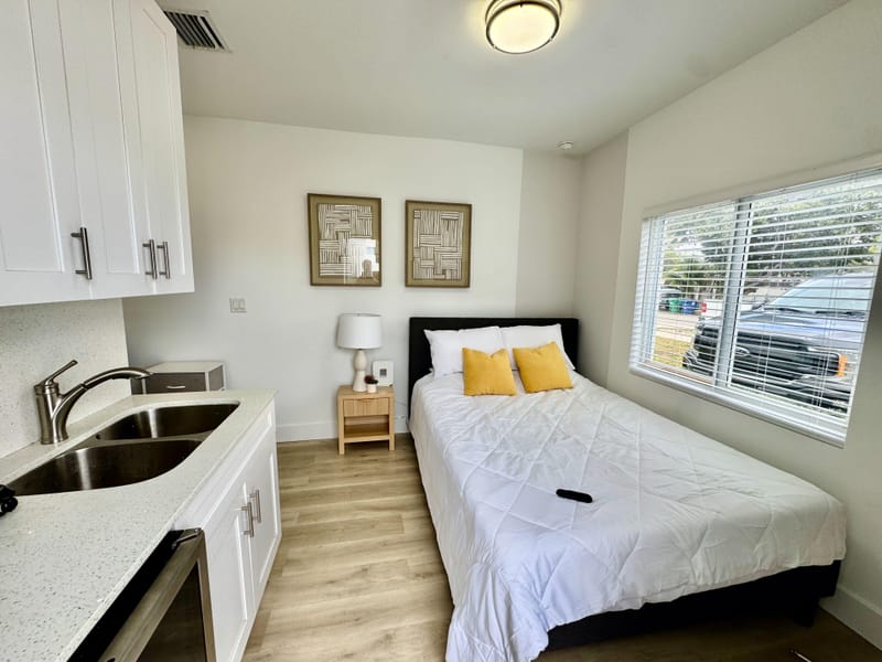 roommates in Undisclosed, Miami, FL 33147 Private Entry Studio w/ Patio, Kitchenette & Full Bath – Miami (id. 30587) - cirtru.com