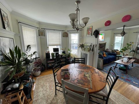 Private Room in 3Bed.1Bath