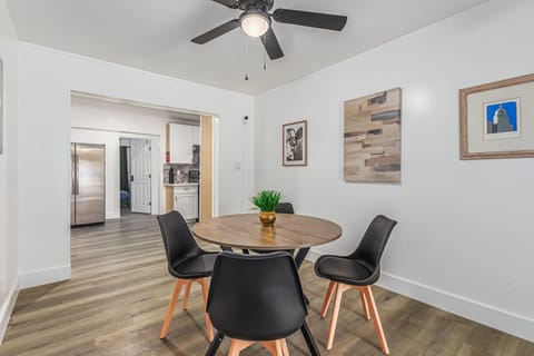 roommates in Undisclosed, Phoenix, AZ 85020 *JUST LAUNCHED* Phoenix House w/Furnished Common Area, Fully Furnished Kitchen & Amazing Rooms! (id. 25392) - cirtru.com