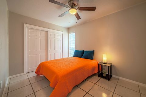 roommates in Undisclosed, Houston, TX 77015 Bright & Comfortable Houston Home | Fully Furnished, Secure, and Convenient | Free Wi-Fi , Monthly Cleanings , and Near Bus Stops (id. 961) - cirtru.com