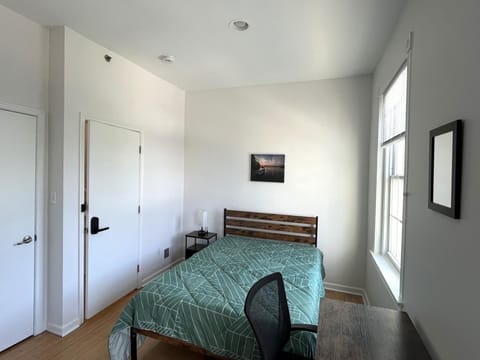 Philly Home close to the vibrant Broad St Corridor! Two Blocks from Susquehanna Station (id. 42180)