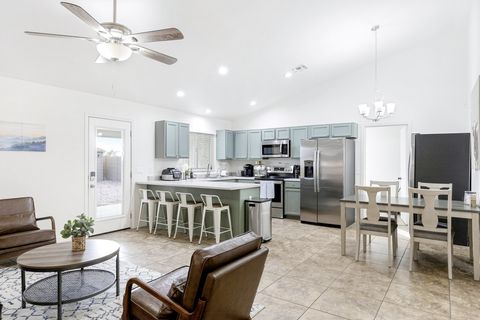 Wow! Gorgeous, Newly Renovated, Spacious Home with Sparkling Pool in Quiet East Mesa Neighborhood- Storage space available! (id. 6545)