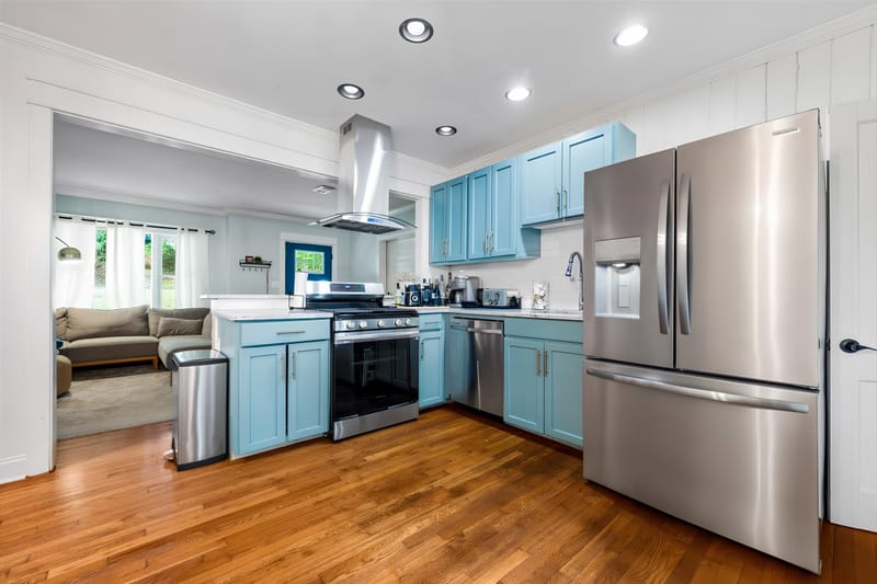 Stylish Modern Co-Living for Working Professionals | Fully Furnished  | All-Inclusive  | Fast Wi-Fi  | Top Rated Host  | Desirable Quiet Cascade Neighborhood (id. 18570)