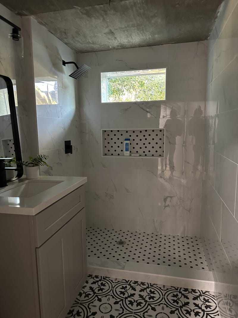 Newly-renovated & comfortable Houston Duplex / Multiplex with Workspace (id. 10320)
