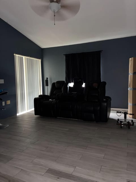 Live in poinciana (id. 38318)