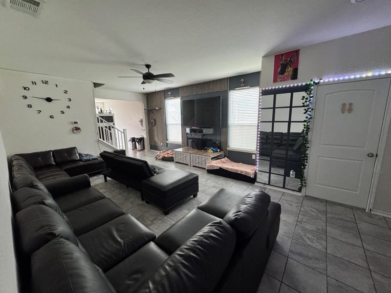 North Austin home with doggy door (id. 30764)