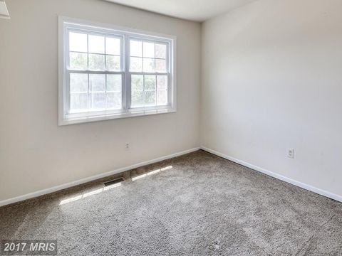 Windsor Mill townhouse room combo