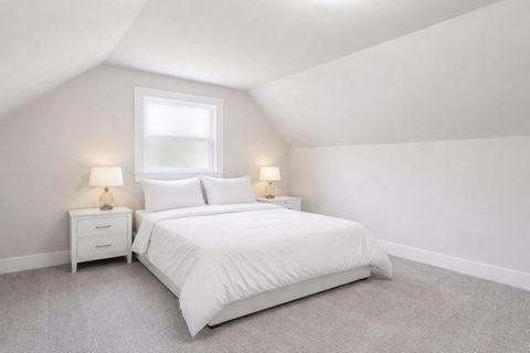 Hillcrest Heights Home, a 2 minute walk to transit stop Silver Hill Rd+Porter Av (id. 32072)