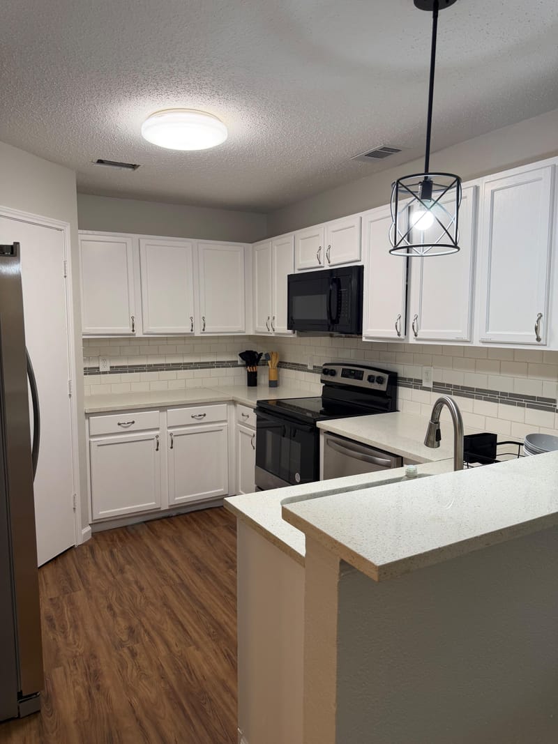 roommates in Undisclosed, Balch Springs, TX 75180 Newly renovated shared living | 11 Min to public transit | Walking distance to shops + restaurants (id. 33782) - cirtru.com