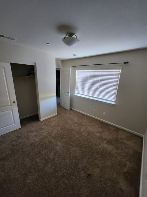 Private Room in 3Bed.2.5Bath