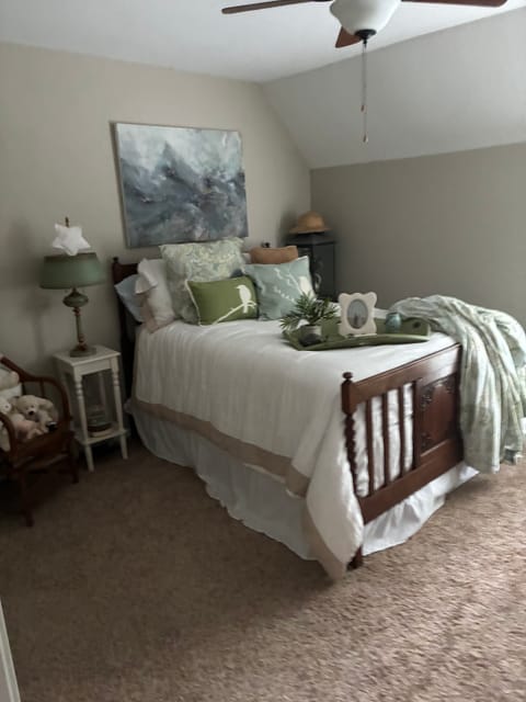 roommates in Overland Park Room2Bed.1.5Bath - cirtru.com