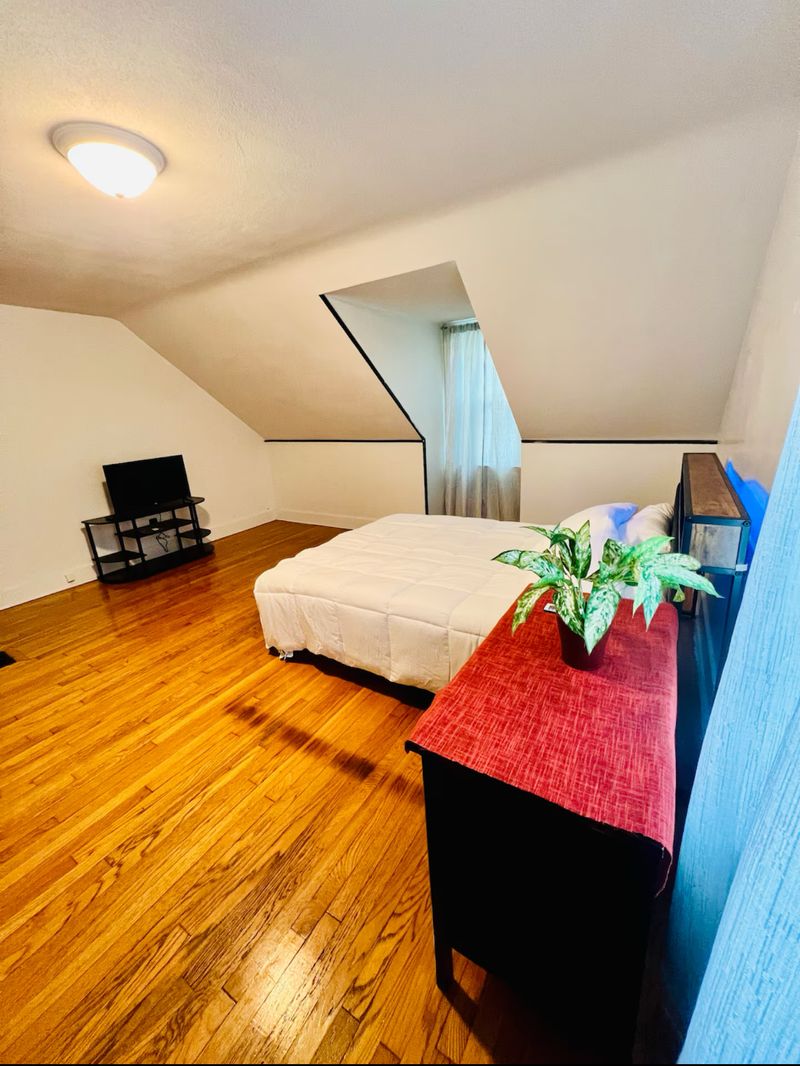 roommates in Syracuse Private Room in 4Bed.1.5Bath - cirtru.com