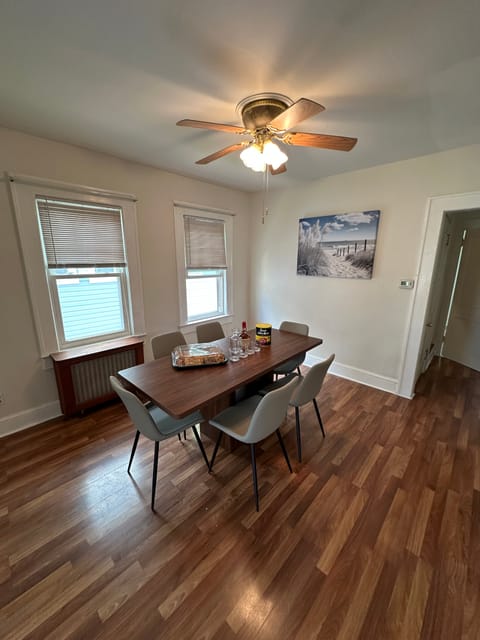 Entire Place 4Bed.2Bath