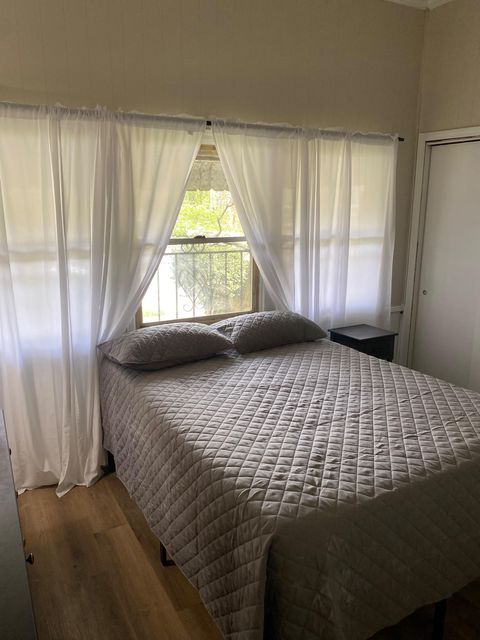 Live in Westview (id. 32754)
