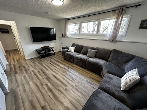 Entire Place 4Bed.1Bath