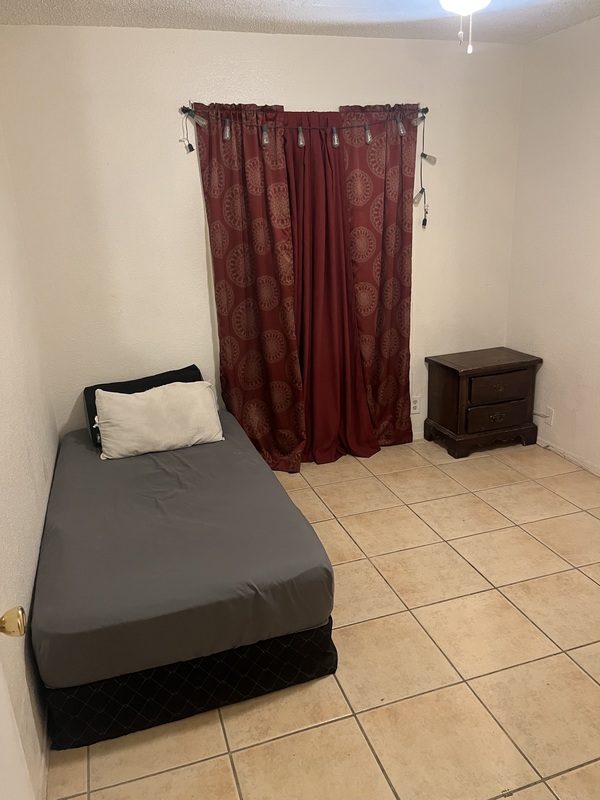 roommates in Peoria Private Room for rent - cirtru.com