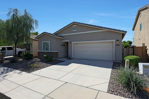 Entire Place 4Bed.2Bath