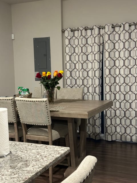 Private Room in 3Bed.2.5Bath
