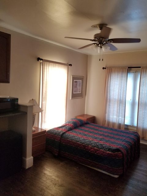 Crown Hill Home, a 2 minute walk to transit stop Meridian St & 33rd St (id. 31034)