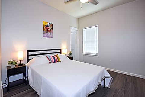 roommates in Undisclosed, Houston, TX 77033 Private-Bath Rooms in Sunnyside - Close to Downtown & Reliant Stadium (id. 4024) - cirtru.com