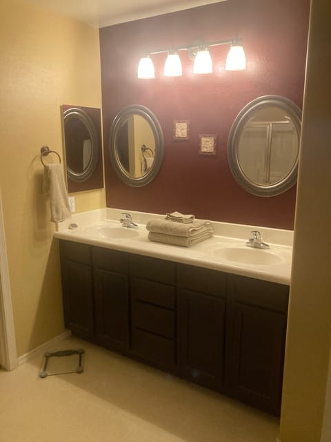 Room1Bed.1Bath