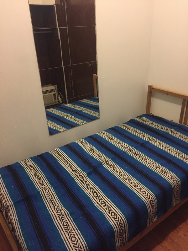Private Room in 3Bed.1Bath