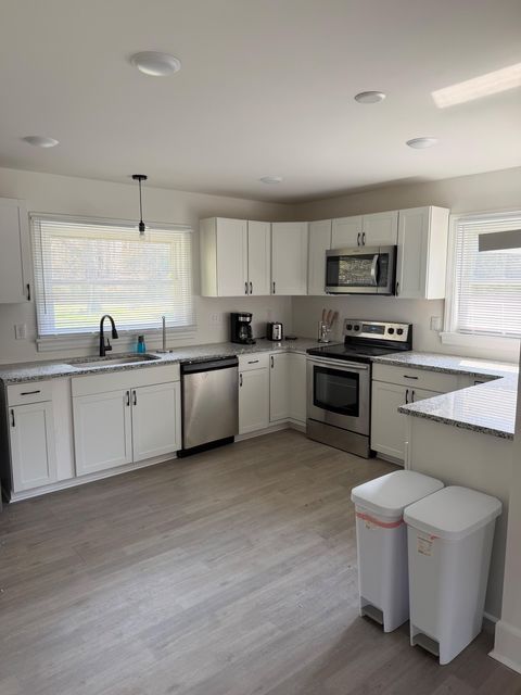 Live in Pittsboro (id. 31657)