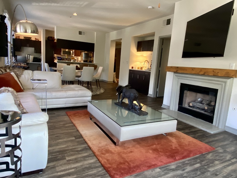 Stunning Uptown Appointed Room