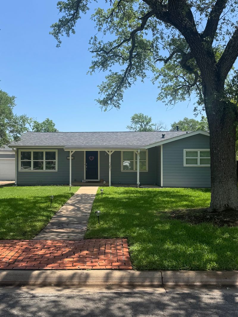 roommates in College Station Private Room in 3Bed.2Bath - cirtru.com