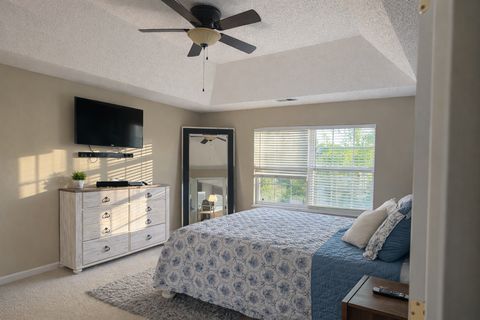 Room3Bed.2.5Bath