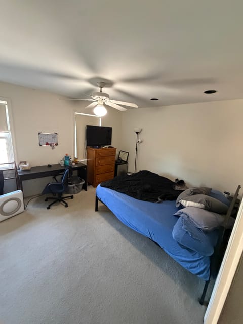 Private Room in 3Bed.3Bath