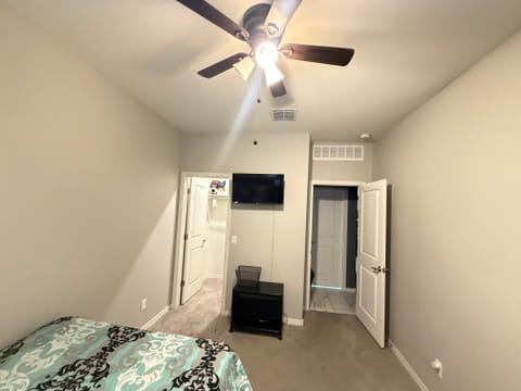 Private Room in 4Bed.3Bath