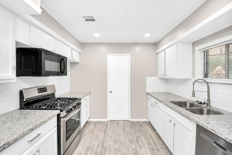 roommates in Undisclosed, Houston, TX 77080 2 Kitchens for 6 occupants: Newly-Remodeled Spring Branch Home (id. 3375) - cirtru.com