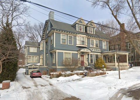 roommates in Grand Rapids Room14Bed.7Bath - cirtru.com