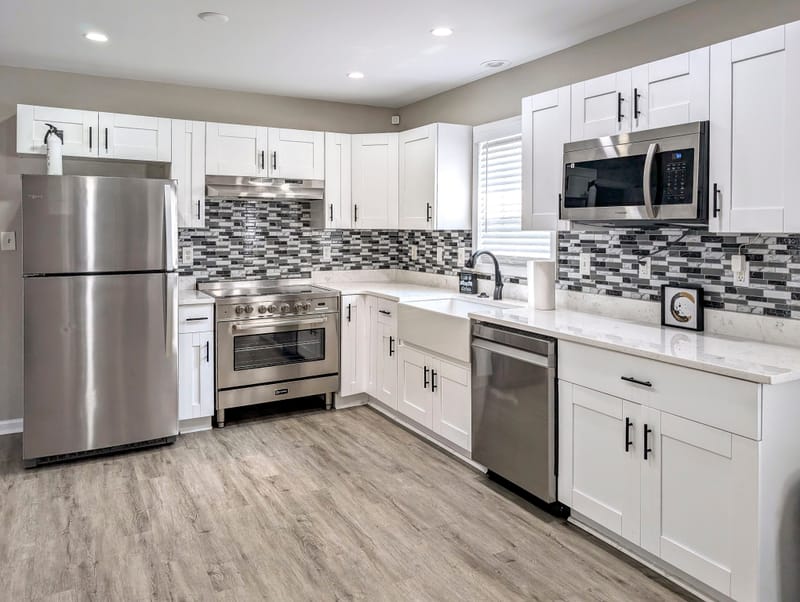 2 Min Walk to Bus Stop - Spacious and Modern Home minutes from Morehouse College and downtown ATL (id. 8809)