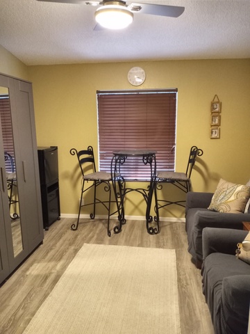 Private Room in 1Bed.1Bath