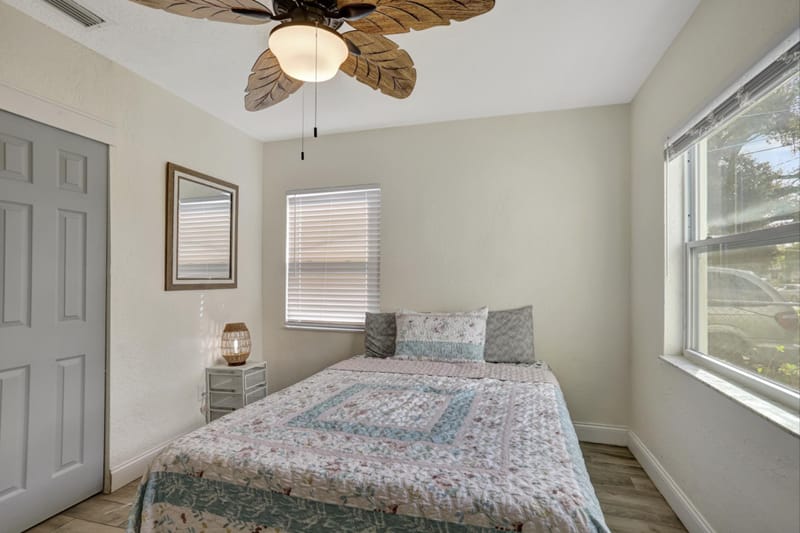 Central Downtown Orlando | ‍5 Min Walk to Bus Stop |  Wi-Fi & Utilities included (id. 9530)